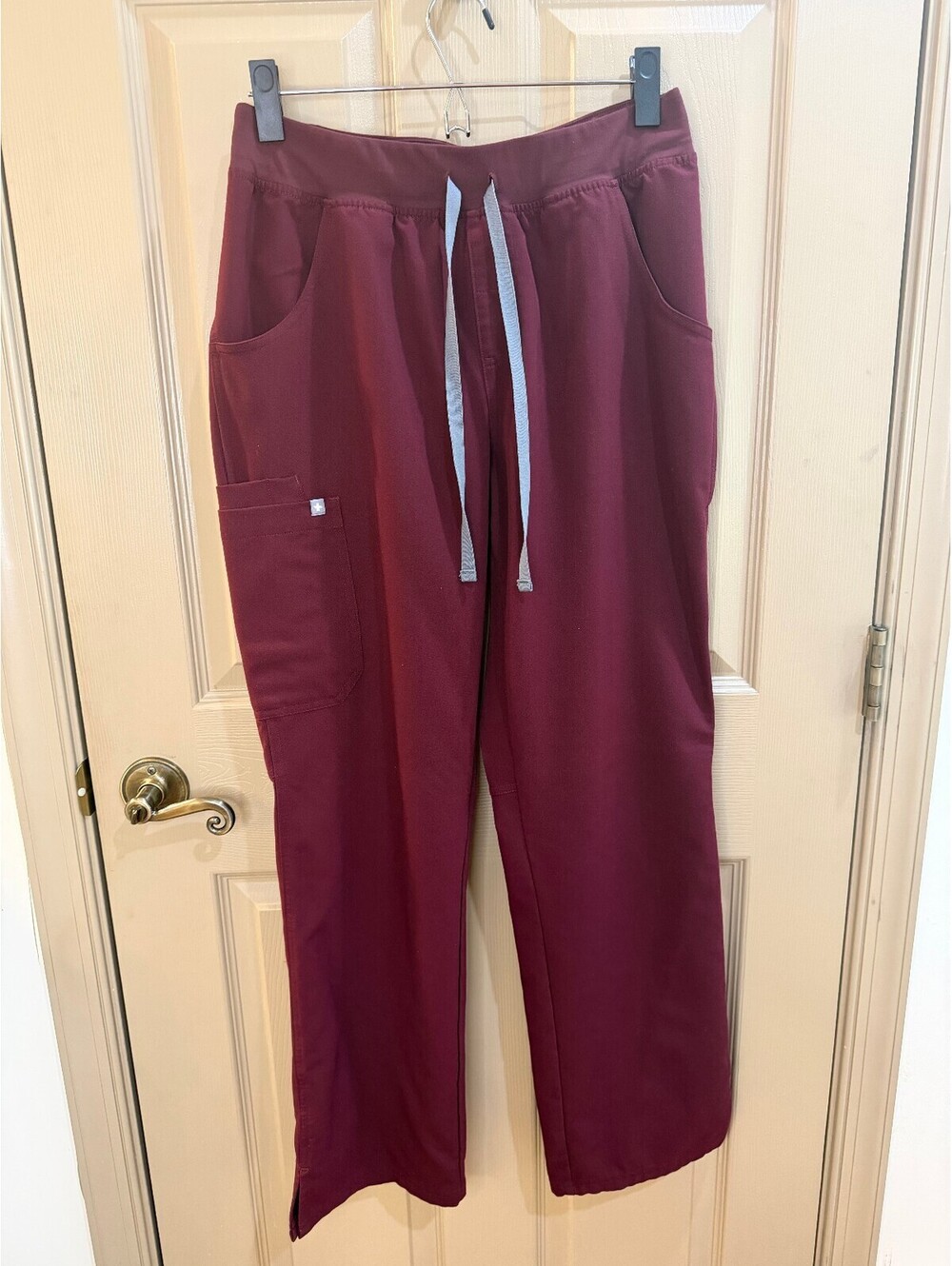 FIGS Kade Straight-Leg Scrub Pants – Burgundy – Size M ❤️